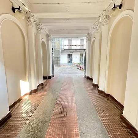 Binario 5, A Due Passi Da Porta Nuova E Dal Centro 아파트