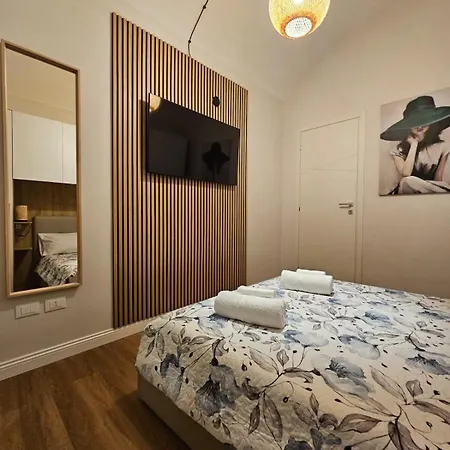 Binario 5, A Due Passi Da Porta Nuova E Dal Centro * 토리노