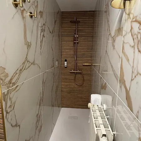 Binario 5, A Due Passi Da Porta Nuova E Dal Centro Torino