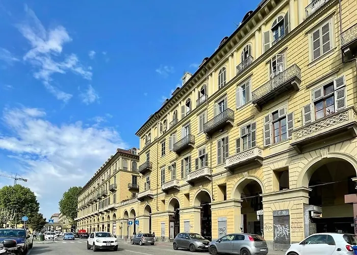 Binario 5, A Due Passi Da Porta Nuova E Dal Centro *