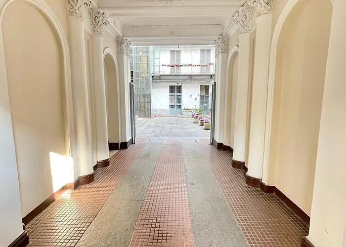 Binario 5, A Due Passi Da Porta Nuova E Dal Centro Lägenhet